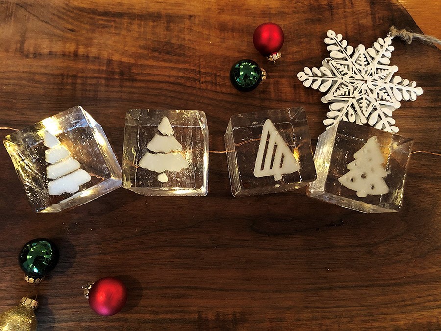 Holiday Cocktail Cubes (Iceculture Inc.)